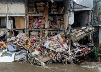 Endonezya'da şiddetli yağışların yol açtığı sel ve heyelanlarda 20 kişi öldü
