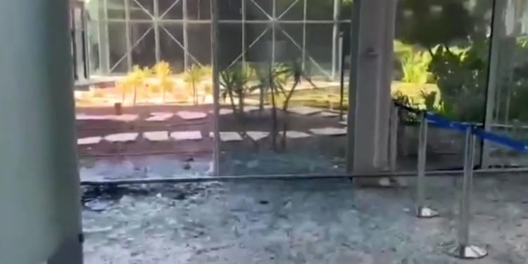 Yemen'den atılan İHA, İsrail'deki Ramon Havalimanı'na isabet etti