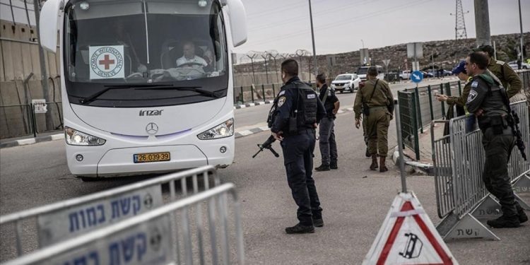 İsrail Yüksek Mahkemesi: Filistinli tutsaklara açlık dayatılıyor