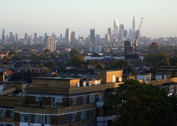 İngiltere, sığınmacıların aile birleşimi başvurularını askıya alacak