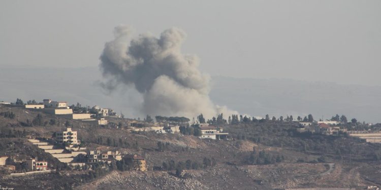 İşgalci İsrail ordusu, Lübnan'ın doğusunda ve güneyinde hava saldırıları düzenledi