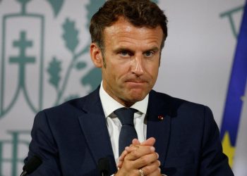 Fransızların yüzde 80i Macrona güvenmiyor