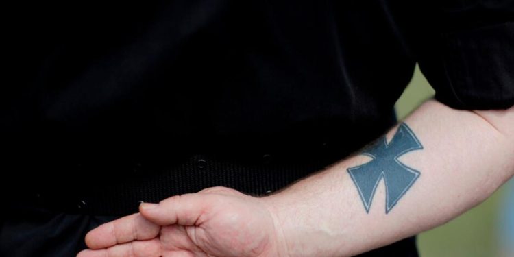 Almanya'da aşırı sağcı silahlı grup kurdukları şüphesiyle 8 kişiye yönelik operasyon