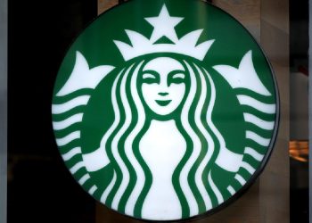 Starbucks, bazı kahve dükkanlarını kapatacak ve çalışanlarını işten çıkaracak