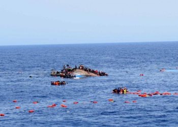 Nijerya'da yolcu taşıyan tekne battı: 13 kişi öldü