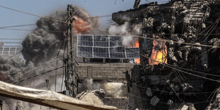 Katil İsrail, Gazze'de son 4 günde UNRWA'ya bağlı 10 binayı vurdu