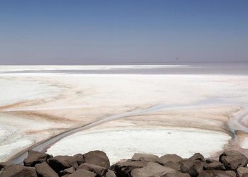 Kuraklıkla boğuşan İran'daki Urumiye Gölü tamamen kurudu