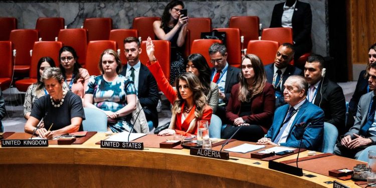 Soykırımcı İsrail'e ABD şemsiyesi