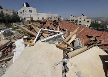 İsrail, işgal altındaki Doğu Kudüs'te Filistinli vatandaşa kendi evini zorla yıktırdı