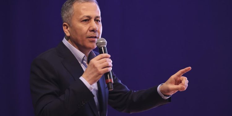 İçişleri Bakanı Yerlikaya'dan İsrail'in Küresel Kararlılık Filosu'na yönelik saldırısına tepki