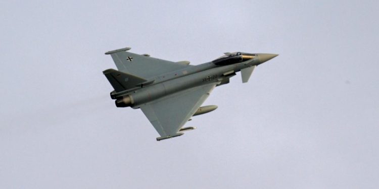 Almanya, Polonya'da Eurofighter uçakları konuşlandıracak