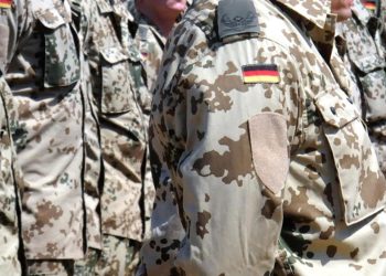 Almanya'da askerlik hizmetinin modernizasyonu tartışılıyor