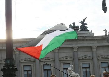 Avusturya'da öğrenciler, Gazze'deki soykırıma dahil olduğu gerekçesiyle Viyana Üniversitesi girişini kapattı