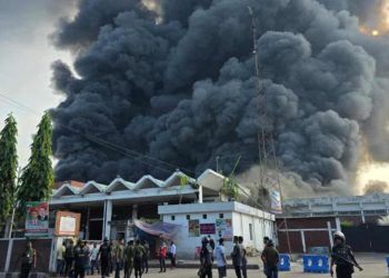 Bangladeş'in başkenti Dakka'daki havalimanında çıkan yangın 26 saatte söndürüldü