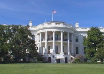 Beyaz Saray: Trump'ın Putin ile görüşmesi tamamen masadan kalkmadı