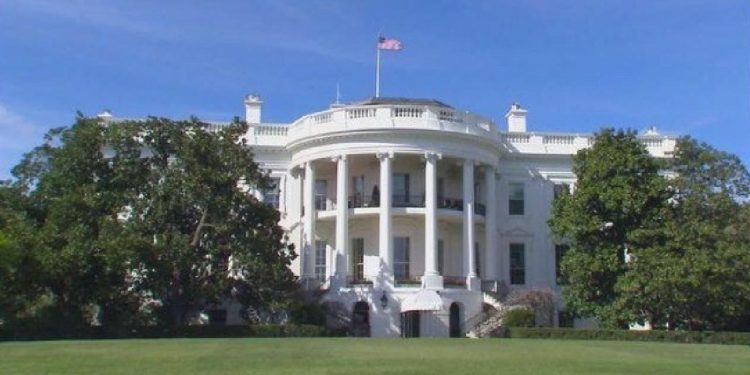 Beyaz Saray: Trump'ın Putin ile görüşmesi tamamen masadan kalkmadı