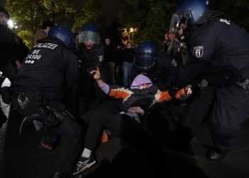 Berlin'de polis, Filistin'e destek gösterisine sert müdahalede bulundu