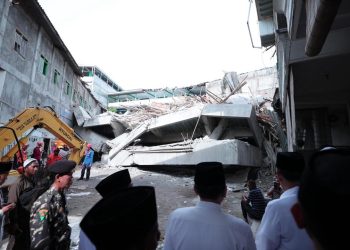 Endonezya'da okul binasının çökmesi sonucu 1 kişi öldü, 102 kişi yaralandı