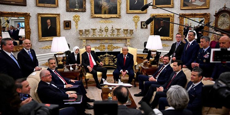 Trumpın Türkiye mesajları Atinada endişe yarattı: Diasporaya "harekete geçin" çağrısı