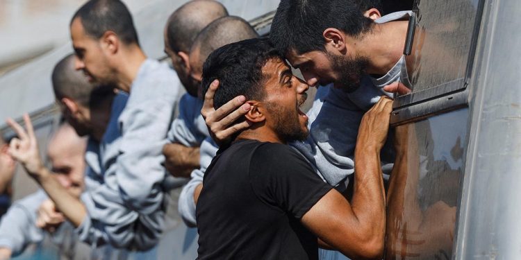 Soykırımcı İsrail'in esir takası kapsamında serbest bıraktığı Filistinli esirlerin bir kısmı Gazze'ye ulaştı