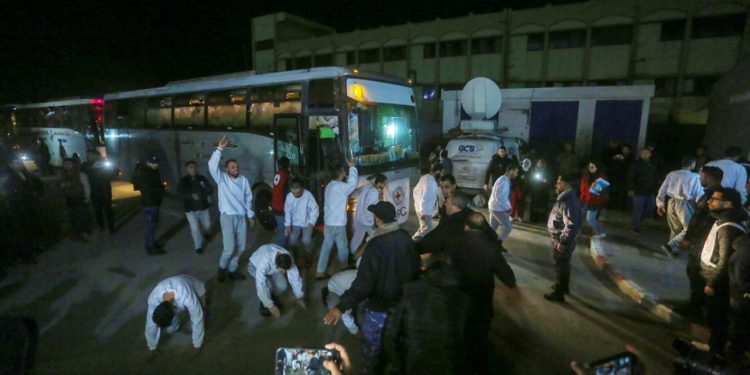 Hamas: Serbest bırakılması planlanan Filistinlilerin listesini teslim ettik