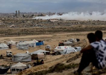 Gazze'deki hükümetten Filistinlilere ateşkes tamamen yürürlüğe girmeden dikkatli olma uyarısı