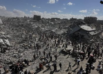 İsrail ile varılan ateşkesin ardından Gazze'ye insani yardım tırlarının girişi başladı