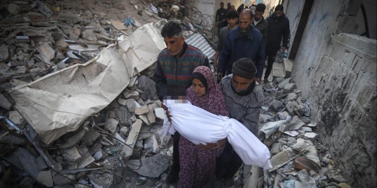 Gazze'de katil İsrail'in 2 yıldır devam eden saldırılarında ölen çocuk sayısı 20 bini aştı