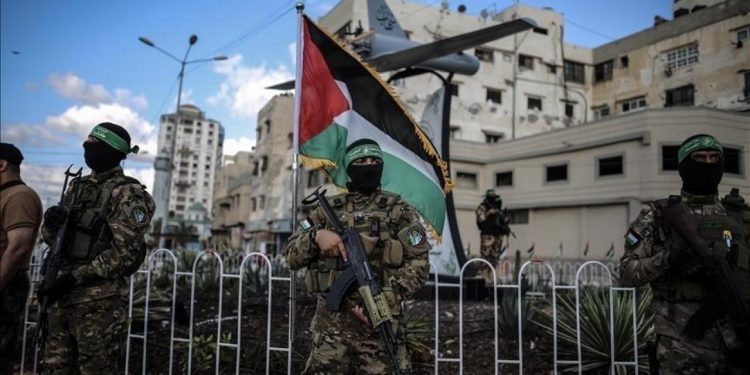 Hamas heyeti, Gazzede ateşkes müzakerelerini başlatmak üzere Mısıra ulaştı