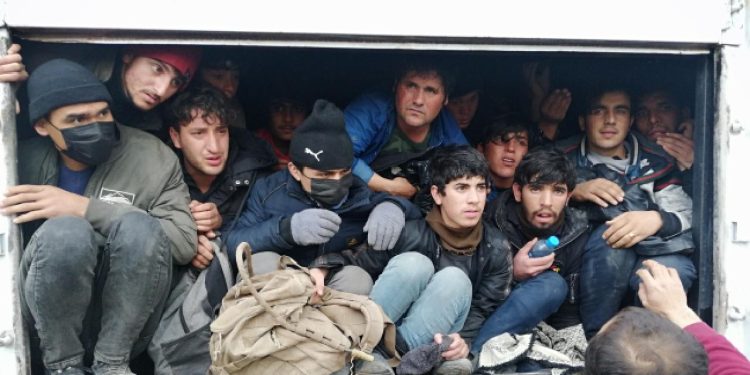 81 ilde düzensiz göç ve göçmen kaçakçılığına büyük operasyon