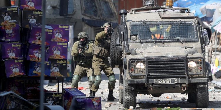 İşgalci İsrail askerleri Batı Şeria'da bir Filistinliyi öldürdü