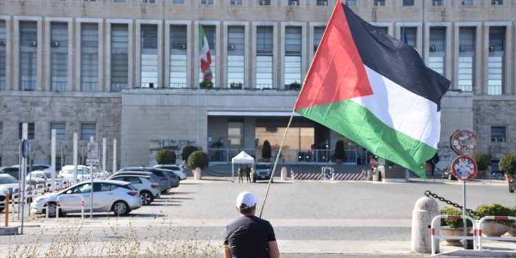 İtalya'da Puglia Bölgesel Yönetimi, İsrail hakkında suç duyurusunda bulundu