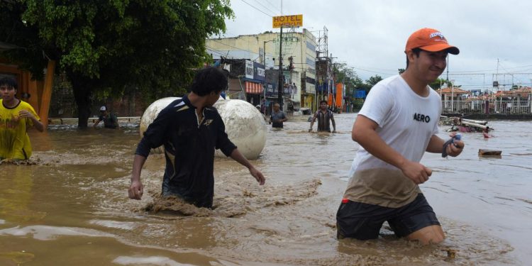 Meksika'da sel: 42 kişi hayatını kaybetti