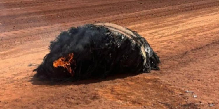 Avustralya çölünde bulunan yanmış cisim uzaydan düşmüş olabilir