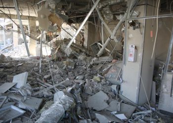 Soykırımcı İsrail'in çekildiği bölgelerde hastanelerdeki yıkımın boyutu gün yüzüne çıktı