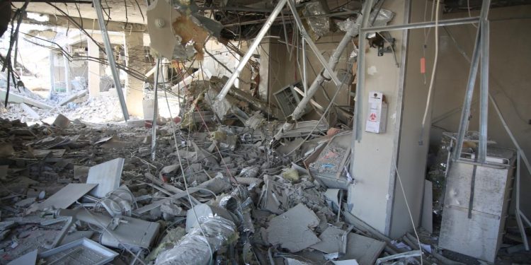 Soykırımcı İsrail'in çekildiği bölgelerde hastanelerdeki yıkımın boyutu gün yüzüne çıktı