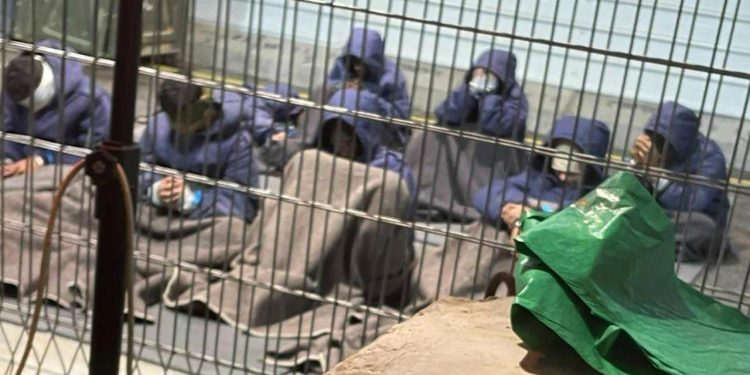 En az 135 Filistinlinin işkence izleri taşıyan naaşı İsrailin Sde Teiman cezaevinden geldi