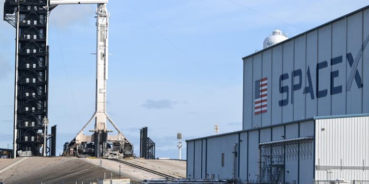 SpaceX ile NASA arasında Ay krizi çıktı