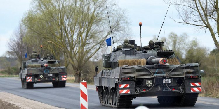 WSJ: ABD, Ukrayna'nın Batı'ya ait uzun menzilli füzeleri kullanma yasağını kaldırdı