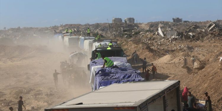 Gazze'deki Hükümet: Dün insani yardım yüklü 173 tır ulaştı