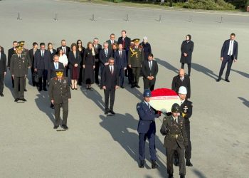 Erhürman Anıtkabir’i ziyaret etti