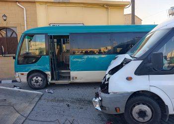 İskele’de iki otobüs çarpıştı: 4’ü çocuk 5 yaralı!