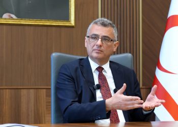 Erhürman: Bayrak yakma eylemi nefrete yönelik bir davranış