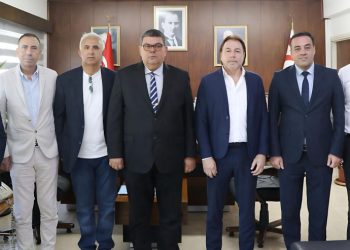 Berova, KKTC Mücevheratçılar ve Kuyumcular Derneği heyetini kabul etti