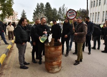 Sendikalar: Hükümet istifa edinceye kadar mücadeleyi sürdüreceğiz