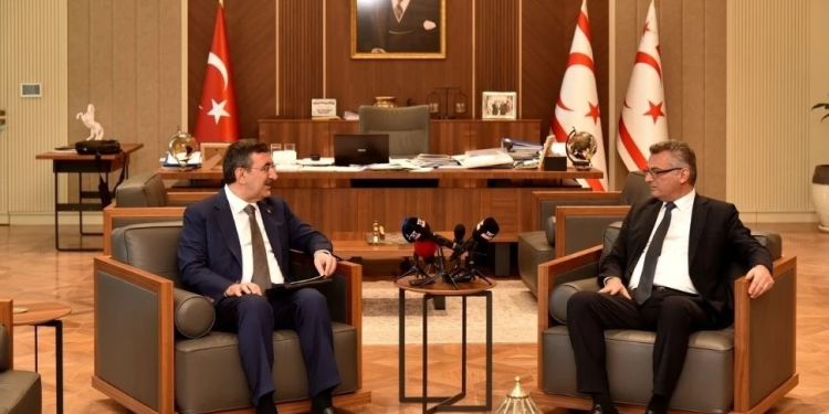 Cumhurbaşkanı Erhürman, Cevdet Yılmaz’ı kabul etti