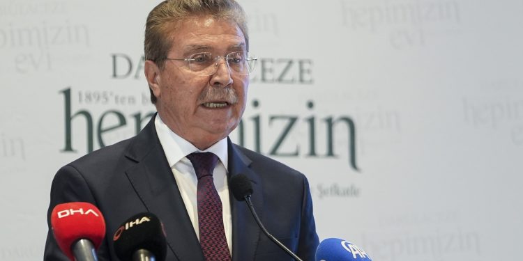 Başbakan Üstel, İstanbul’da düzenlenen Fuat Sezgin İslam Bilim Tarihi Araştırmaları Vakfı Mütevelli Heyeti Toplantısı’nda konuştu