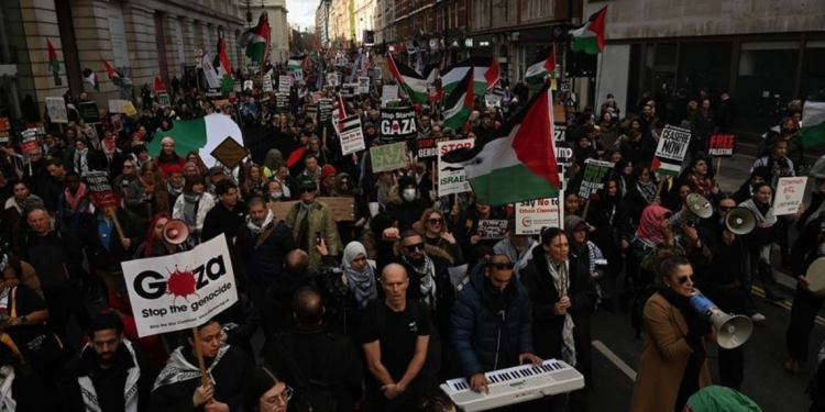 İngiltere’de 1000’den fazla belediye meclis üyesi yerel seçim öncesi Filistin’e destek bildirisine imza attı