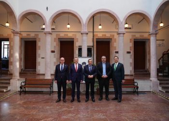 Ayvalık’ta “Rauf Denktaş Kültür Merkezi” açıldı