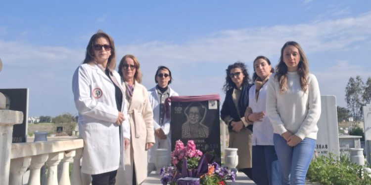 Kıbrıs Türk Eczacılar Birliği, Kamran Aziz’i vefatının 9’uncu yılında kabri başında andı